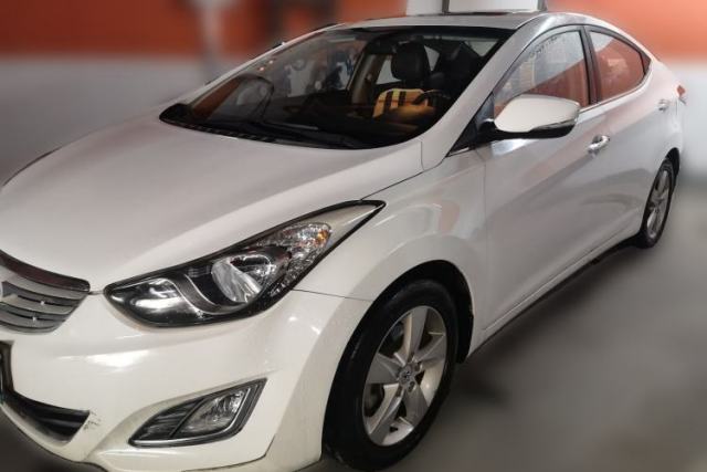 Hyundai Elantra (5th Generation / Langdong) 2012 1.6L Manual Leading Model de segunda mano