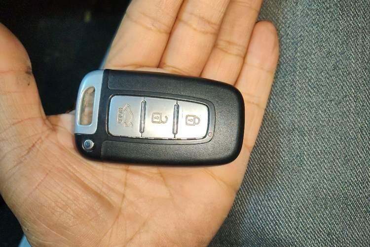 Used Hyundai Elantra (5th Generation / Langdong) 2012 1.6L Manual Leading Model Vehicle Key