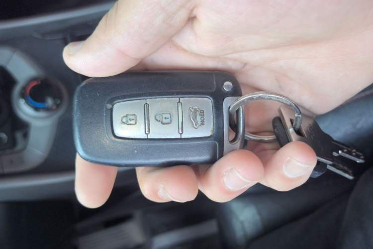 Used Hyundai Elantra (5th Generation / Langdong) 2012 1.6L Manual Leading Model Vehicle Key