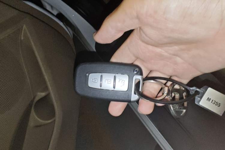 Used Hyundai Elantra (5th Generation / Langdong) 2012 1.6L Manual Leading Model Vehicle Key