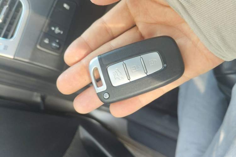 Used Hyundai Elantra (5th Generation / Langdong) 2012 1.6L Automatic Prestige Model Vehicle Key