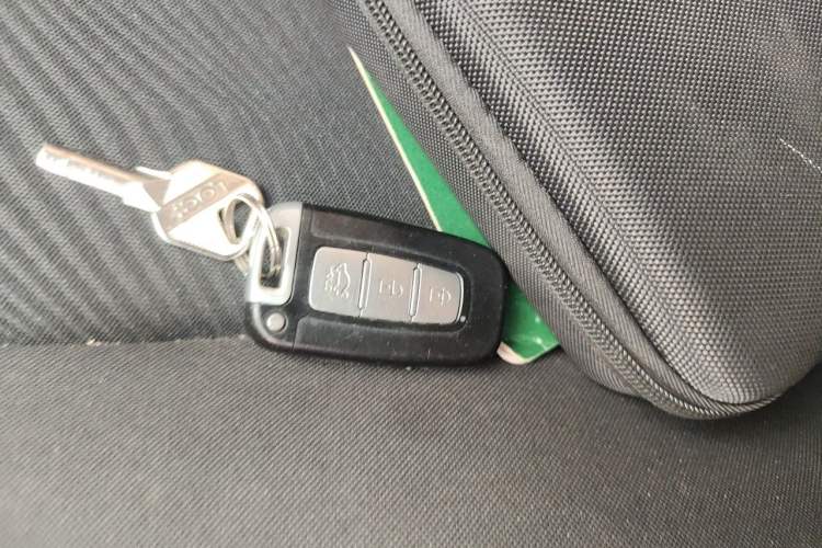 Used Hyundai Elantra (5th Generation / Langdong) 2012 1.6L Manual Leading Model Vehicle Key