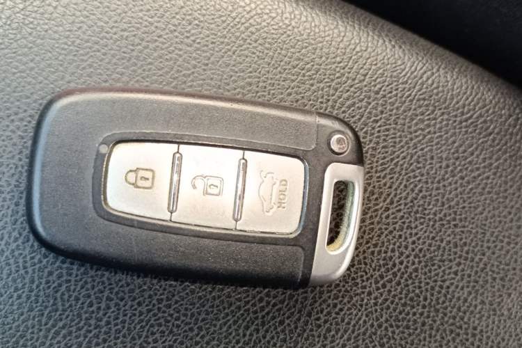 Used Hyundai Elantra (5th Generation / Langdong) 2012 1.6L Manual Leading Model Vehicle Key