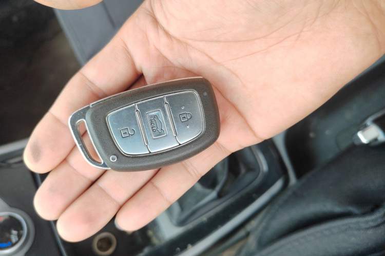 Used Hyundai Elantra (5th Generation / Langdong) 2012 1.6L Manual Leading Model Vehicle Key