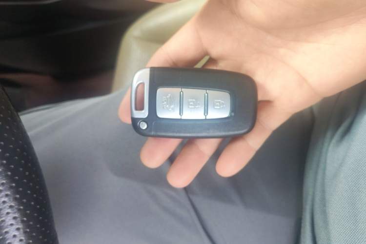 Used Hyundai Elantra (5th Generation / Langdong) 2012 1.6L Manual Leading Model Vehicle Key