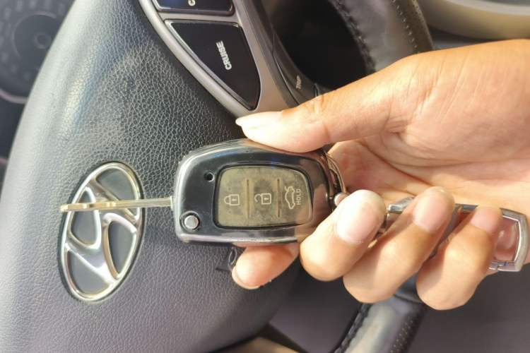 Used Hyundai Elantra (5th Generation / Langdong) 2012 1.6L Automatic Fashion Edition Vehicle Key