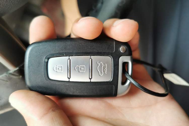 Used Hyundai Elantra (5th Generation / Langdong) 2012 1.6L Manual Leading Model Vehicle Key