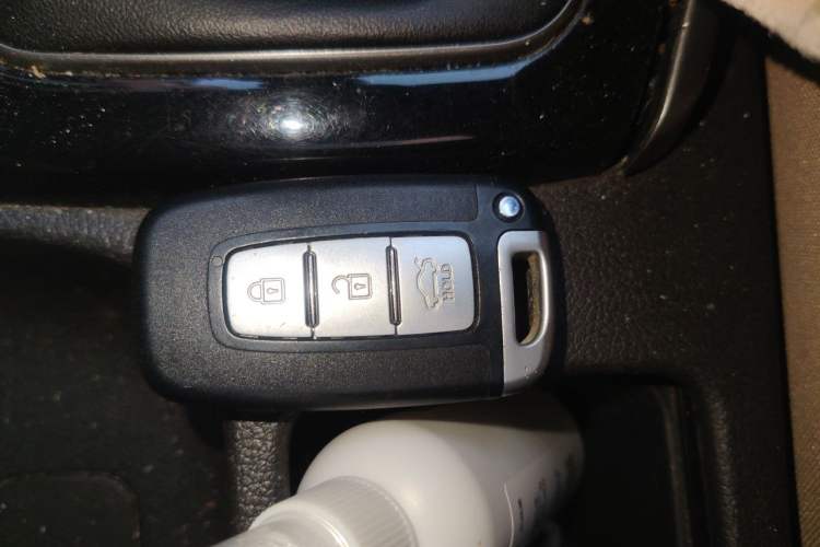 Used Hyundai Elantra (5th Generation / Langdong) 2012 1.6L Manual Leading Model Vehicle Key