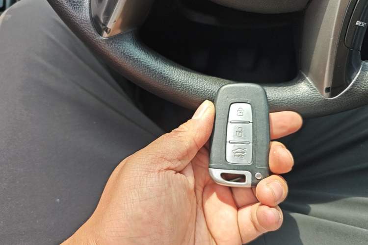 Used Hyundai Elantra (5th Generation / Langdong) 2012 1.6L Manual Leading Model Vehicle Key