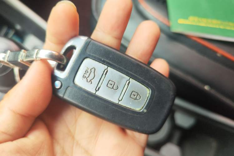 Used Hyundai Elantra (5th Generation / Langdong) 2012 1.6L Manual Leading Model Vehicle Key