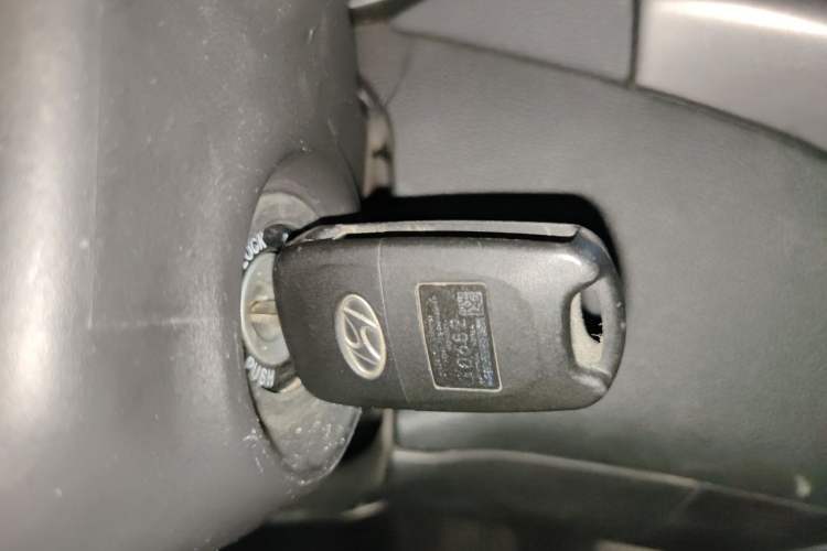 Used Hyundai Elantra (5th Generation / Langdong) 2012 1.6L Automatic Fashion Edition Vehicle Key