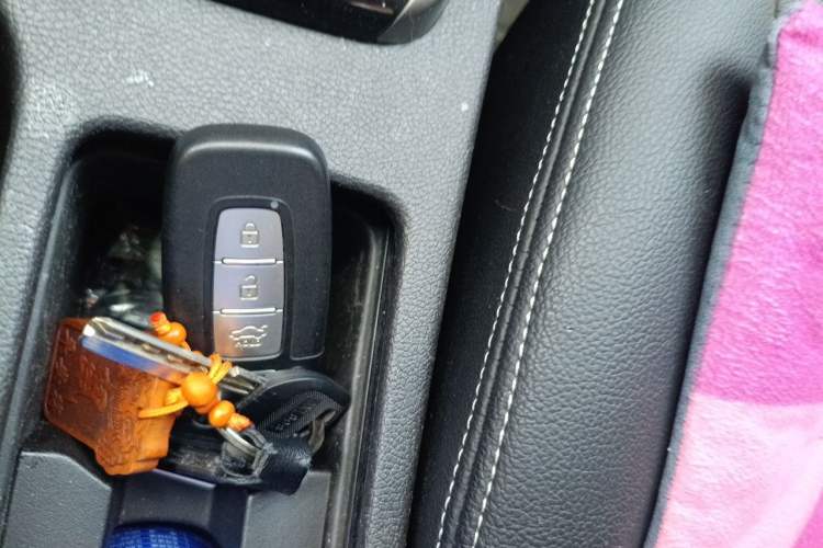 Used Hyundai Elantra (5th Generation / Langdong) 2012 1.6L Automatic Leading Model Vehicle Key