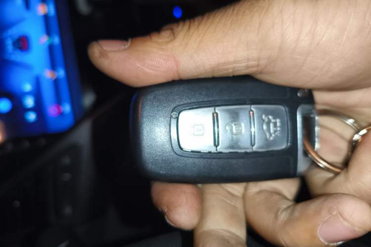 Used Hyundai Elantra (5th Generation / Langdong) 2012 1.6L Manual Leading Model Vehicle Key