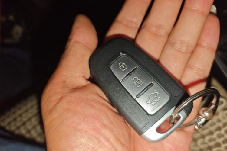 Used Hyundai Elantra (5th Generation / Langdong) 2012 1.6L Manual Leading Model Vehicle Key