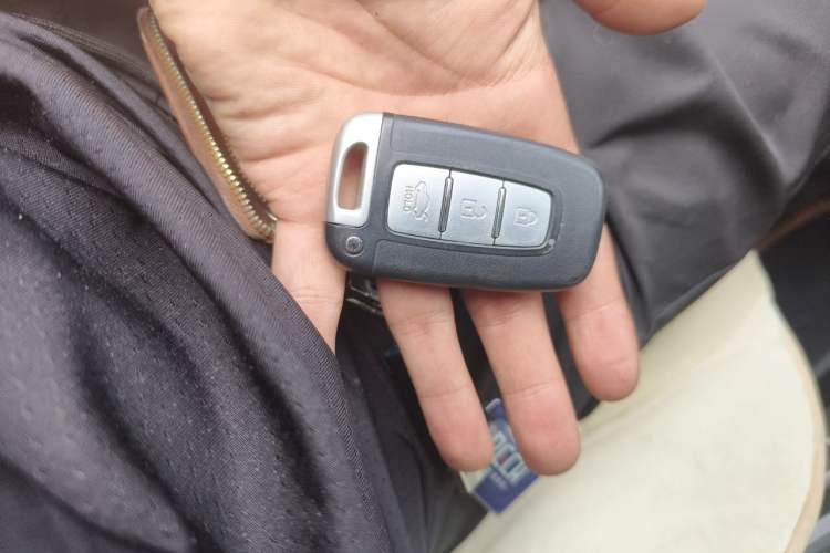 Used Hyundai Elantra (5th Generation / Langdong) 2012 1.8L Automatic Prestige Model Vehicle Key