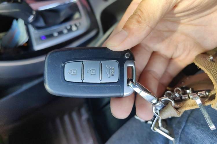 Used Hyundai Elantra (5th Generation / Langdong) 2012 1.6L Automatic Leading Model Vehicle Key