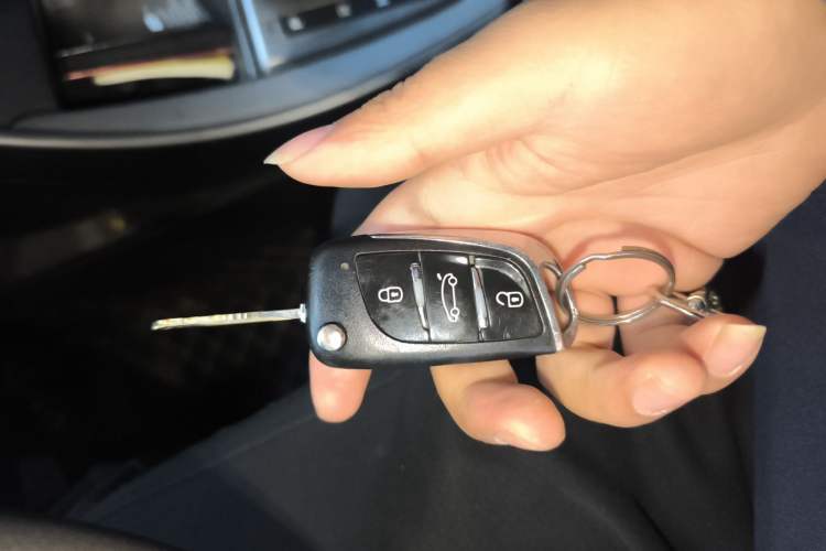 Used Hyundai Elantra (5th Generation / Langdong) 2012 1.6L Automatic Fashion Edition Vehicle Key