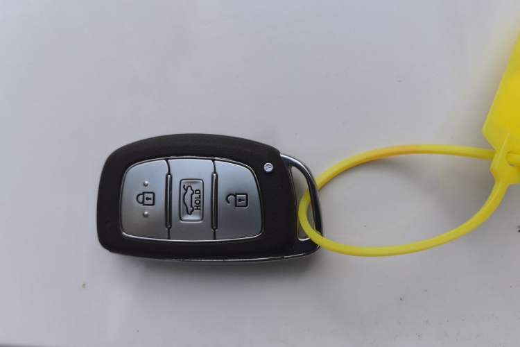 Used Hyundai Elantra (5th Generation / Langdong) 2012 1.6L Manual Leading Model Vehicle Key