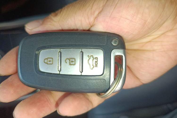Used Hyundai Elantra (5th Generation / Langdong) 2012 1.6L Automatic Leading Model Vehicle Key