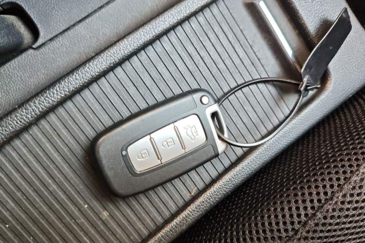 Used Hyundai Elantra (5th Generation / Langdong) 2012 1.6L Manual Leading Model Vehicle Key