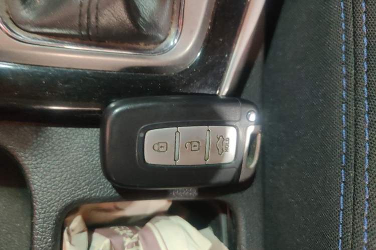 Used Hyundai Elantra (5th Generation / Langdong) 2012 1.6L Automatic Leading Model Vehicle Key