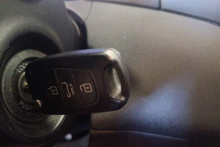 Used Hyundai Elantra (5th Generation / Langdong) 2012 1.6L Automatic Fashion Edition Vehicle Key