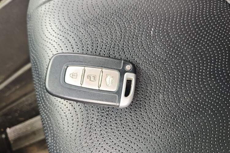 Used Hyundai Elantra (5th Generation / Langdong) 2012 1.6L Automatic Prestige Model Vehicle Key