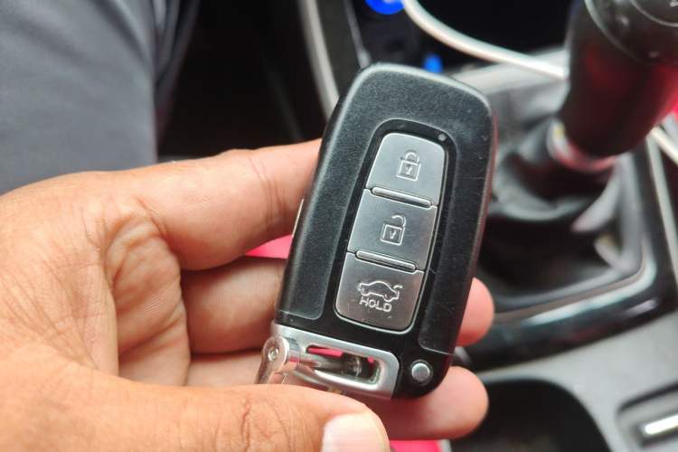 Used Hyundai Elantra (5th Generation / Langdong) 2012 1.6L Manual Leading Model Vehicle Key