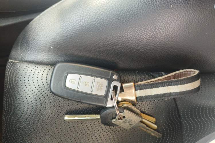Used Hyundai Elantra (5th Generation / Langdong) 2012 1.6L Automatic Prestige Model Vehicle Key
