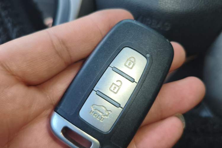 Used Hyundai Elantra (5th Generation / Langdong) 2012 1.6L Manual Leading Model Vehicle Key