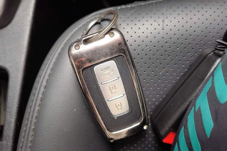 Used Hyundai Elantra (5th Generation / Langdong) 2012 1.6L Manual Leading Model Vehicle Key