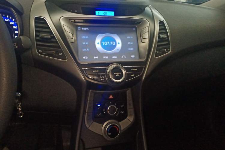 Used Hyundai Elantra (5th Generation / Langdong) 2012 1.6L Automatic Fashion Edition Audio And AC Panel