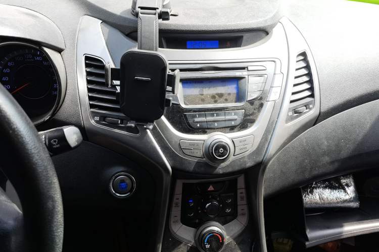 Used Hyundai Elantra (5th Generation / Langdong) 2012 1.6L Manual Leading Model Audio And AC Panel