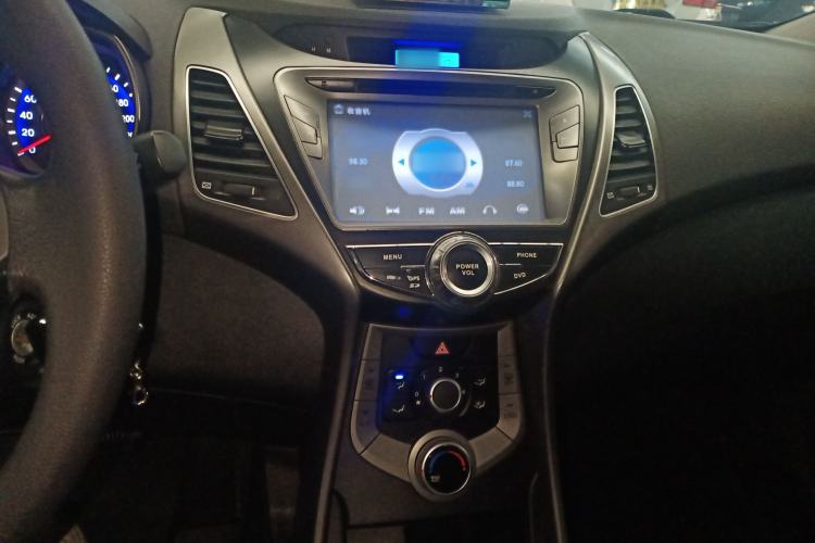 Used Hyundai Elantra (5th Generation / Langdong) 2012 1.6L Automatic Fashion Edition Center Console