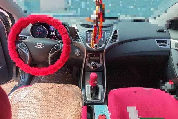 Used Hyundai Elantra (5th Generation / Langdong) 2012 1.6L Automatic Prestige Model Center Console