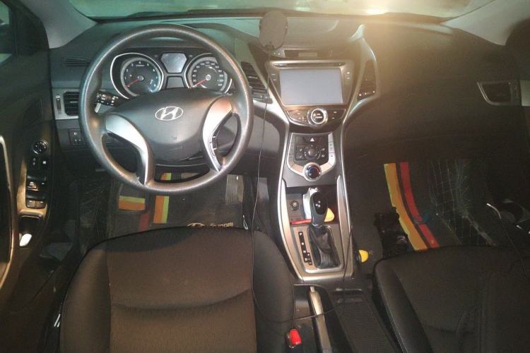 Used Hyundai Elantra (5th Generation / Langdong) 2012 1.6L Automatic Fashion Edition Center Console
