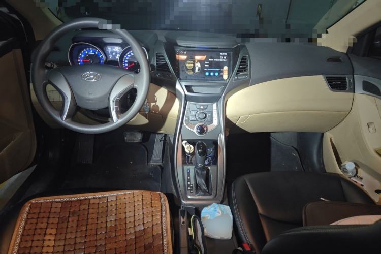 Used Hyundai Elantra (5th Generation / Langdong) 2012 1.6L Automatic Fashion Edition Center Console