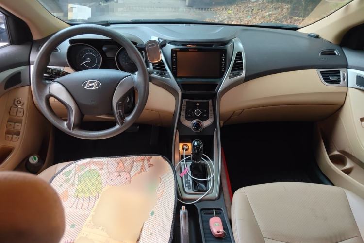 Used Hyundai Elantra (5th Generation / Langdong) 2012 1.6L Automatic Fashion Edition Center Console