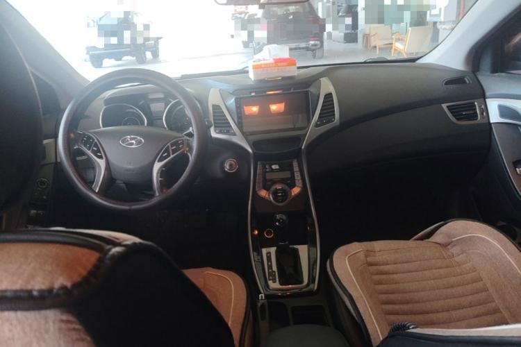 Used Hyundai Elantra (5th Generation / Langdong) 2012 1.6L Automatic Prestige Model Center Console
