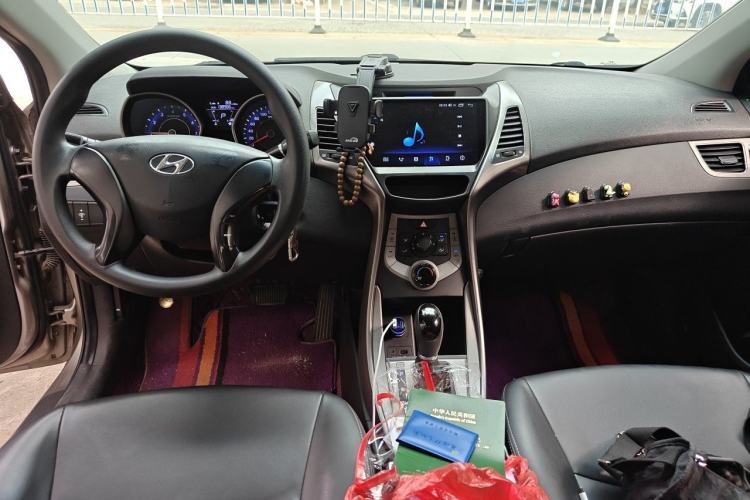 Used Hyundai Elantra (5th Generation / Langdong) 2012 1.6L Automatic Fashion Edition Center Console