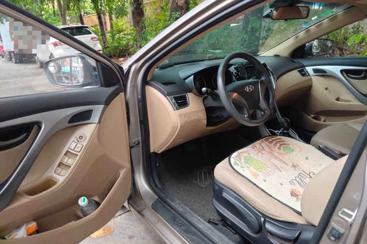 Used Hyundai Elantra (5th Generation / Langdong) 2012 1.6L Automatic Fashion Edition Driver Seat