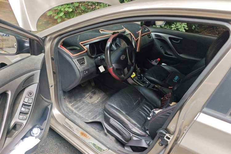 Used Hyundai Elantra (5th Generation / Langdong) 2012 1.6L Automatic Fashion Edition Driver Seat