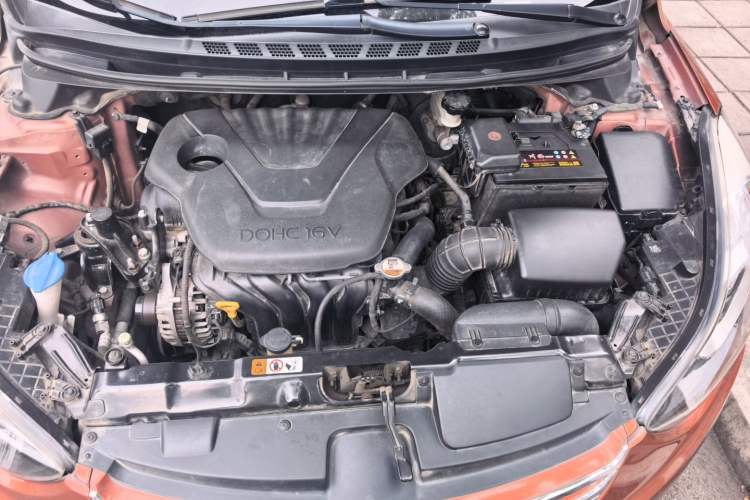 Used Hyundai Elantra (5th Generation / Langdong) 2012 1.6L Manual Leading Model Engine Bay