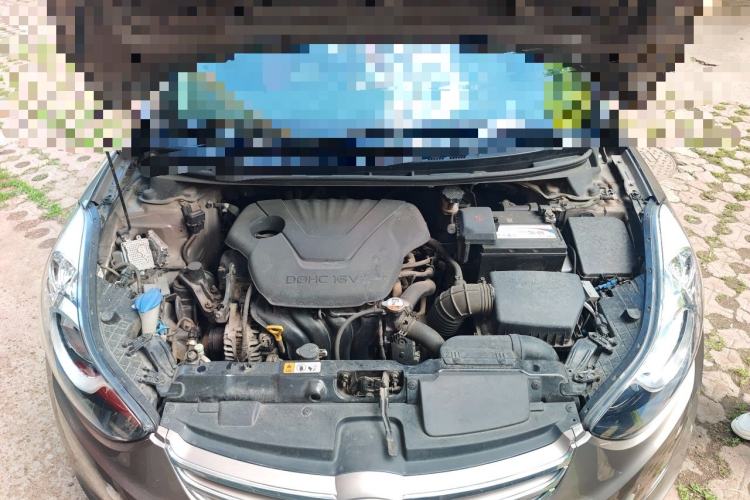 Used Hyundai Elantra (5th Generation / Langdong) 2012 1.6L Automatic Prestige Model Engine Bay