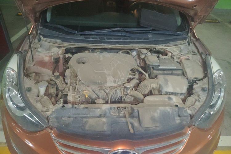 Used Hyundai Elantra (5th Generation / Langdong) 2012 1.6L Automatic Fashion Edition Engine Bay