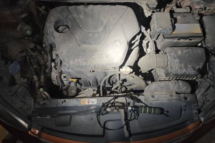Used Hyundai Elantra (5th Generation / Langdong) 2012 1.6L Automatic Fashion Edition Engine Bay