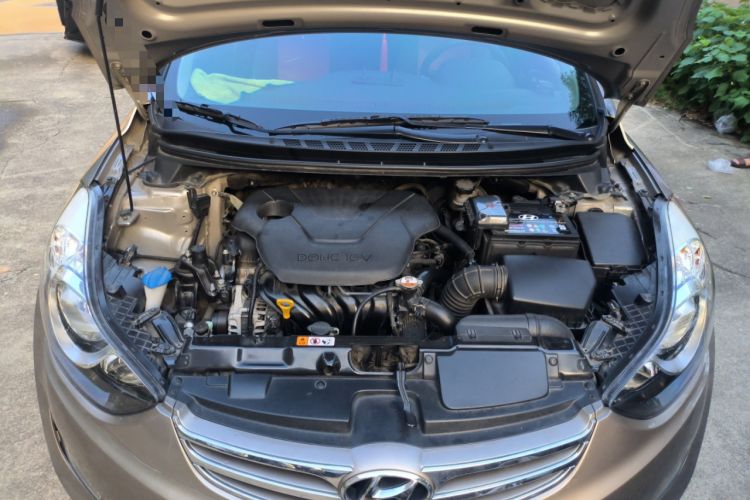 Used Hyundai Elantra (5th Generation / Langdong) 2012 1.6L Manual Leading Model Engine Bay