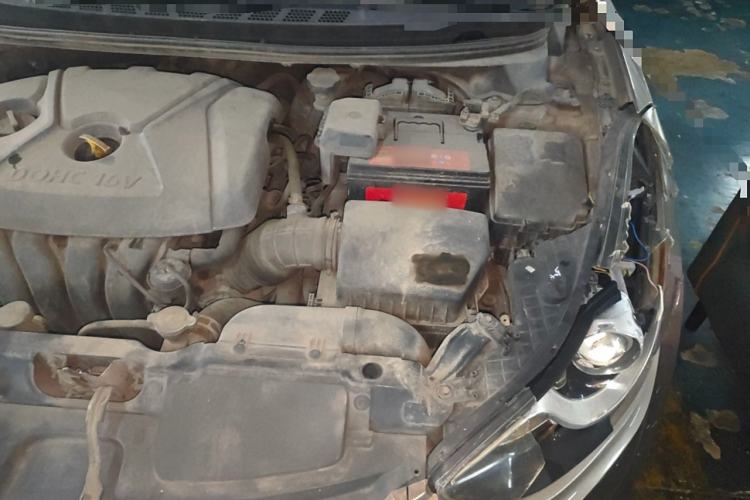 Used Hyundai Elantra (5th Generation / Langdong) 2012 1.8L Automatic Prestige Model Engine Bay Left