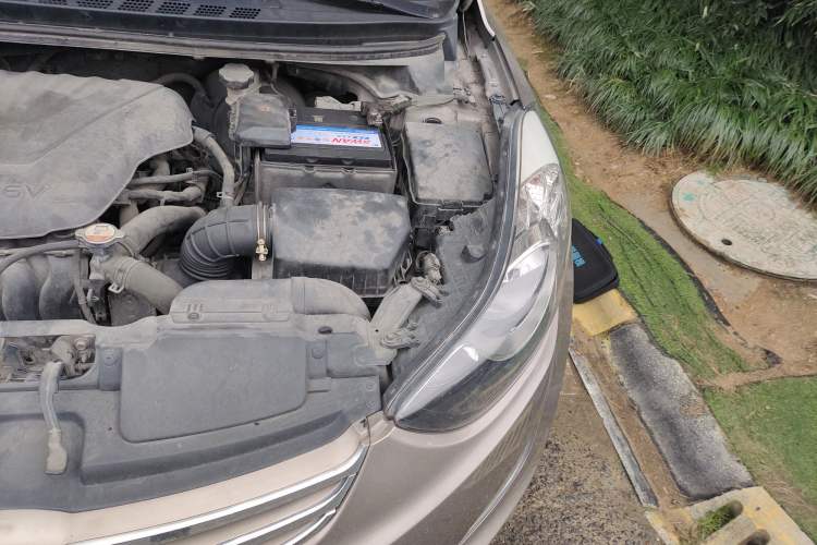 Used Hyundai Elantra (5th Generation / Langdong) 2012 1.6L Automatic Leading Model Engine Bay Left