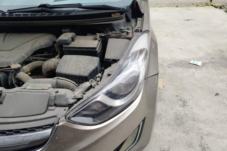 Used Hyundai Elantra (5th Generation / Langdong) 2012 1.6L Manual Leading Model Engine Bay Left